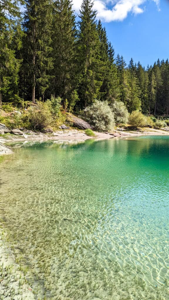 des lacs de Crestasee et Caumasee