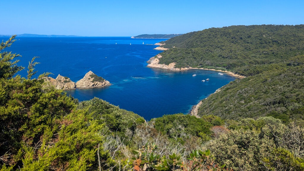 que faire à Hyères : port cros à pied