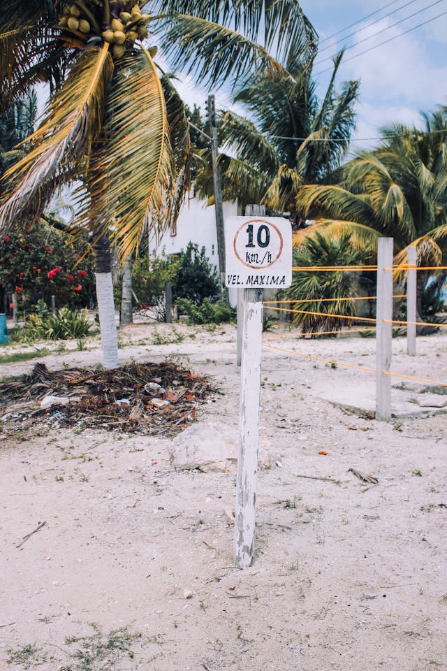 ambiance go slow Caye Caulker Belize